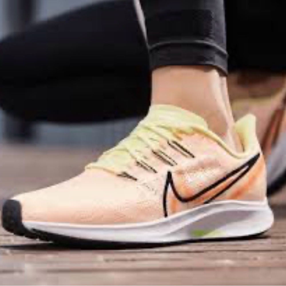 Nike Women's Peach and Black Sneakers GYM
